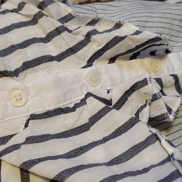 Ruffle Button down top - Picture 3 of 8